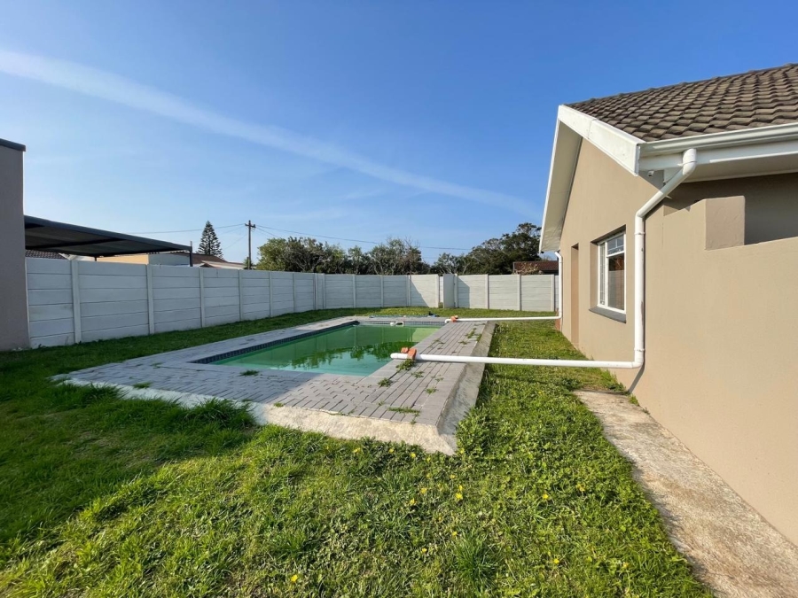 To Let 4 Bedroom Property for Rent in Linton Grange Eastern Cape